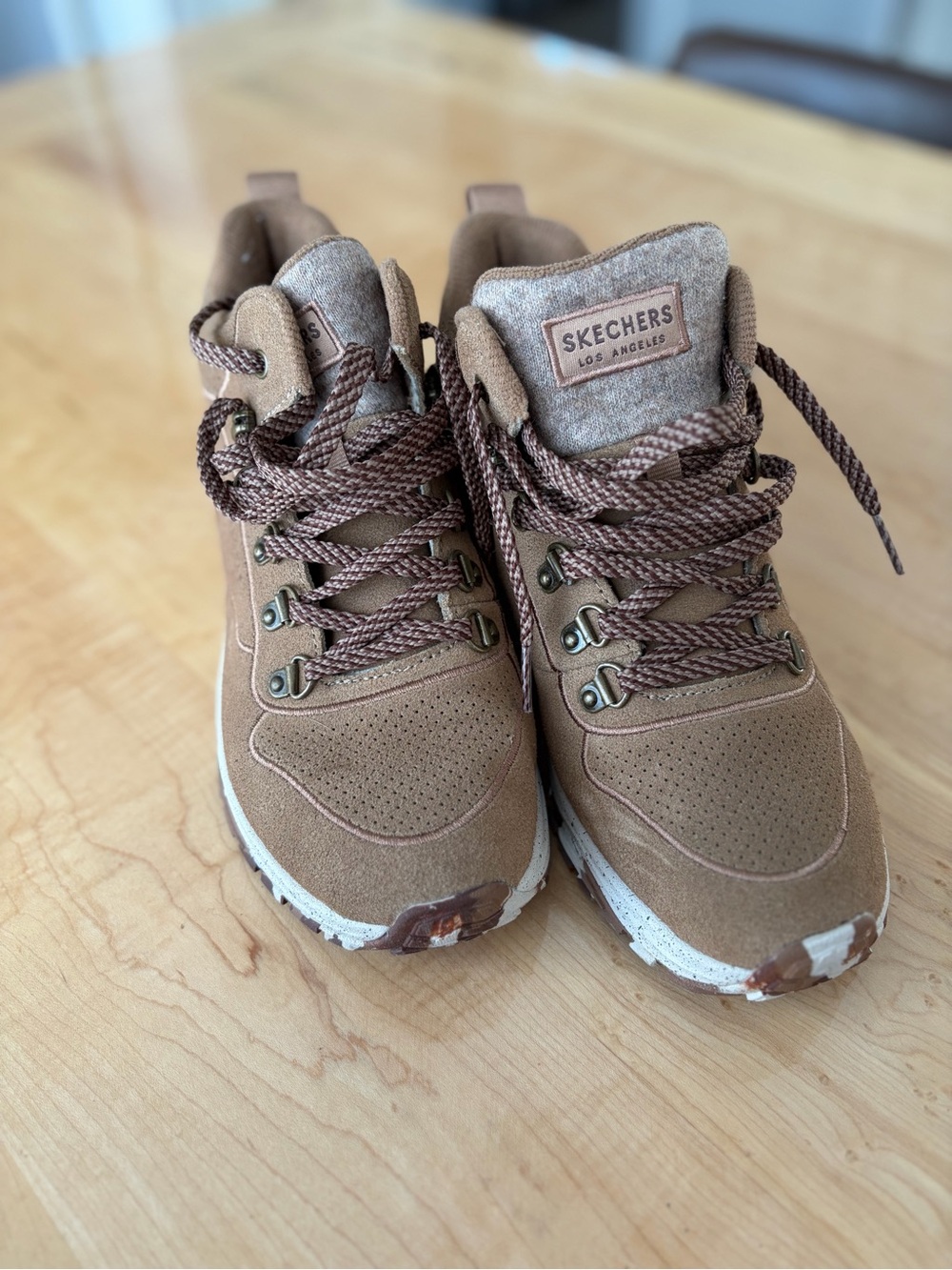 Skechers Women’s Brown Leather Air-Cooled Memory Foam Hiking Shoes Size 7